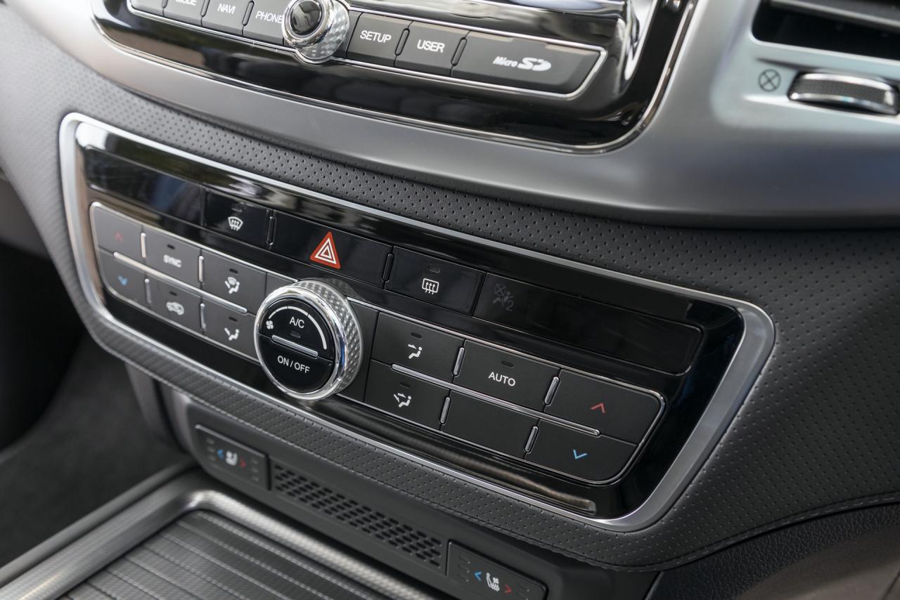 2021-SsangYong-Rexton-41.jpg
