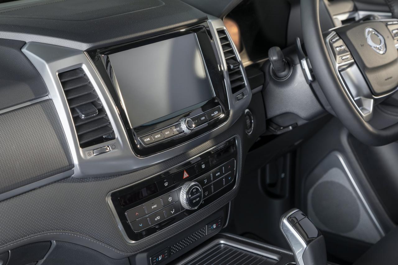 2021-SsangYong-Rexton-45.jpg