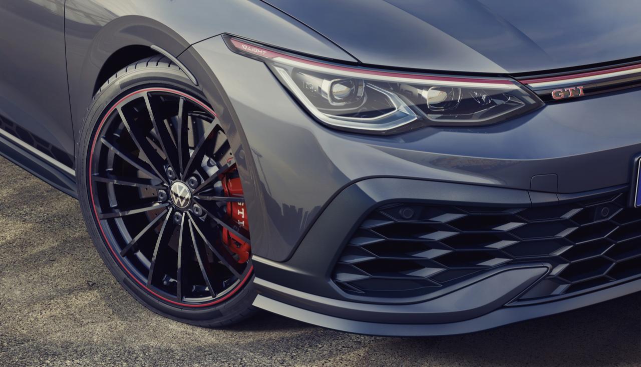 2021-VW-Golf-GTI-Clubsport-45-04.jpg