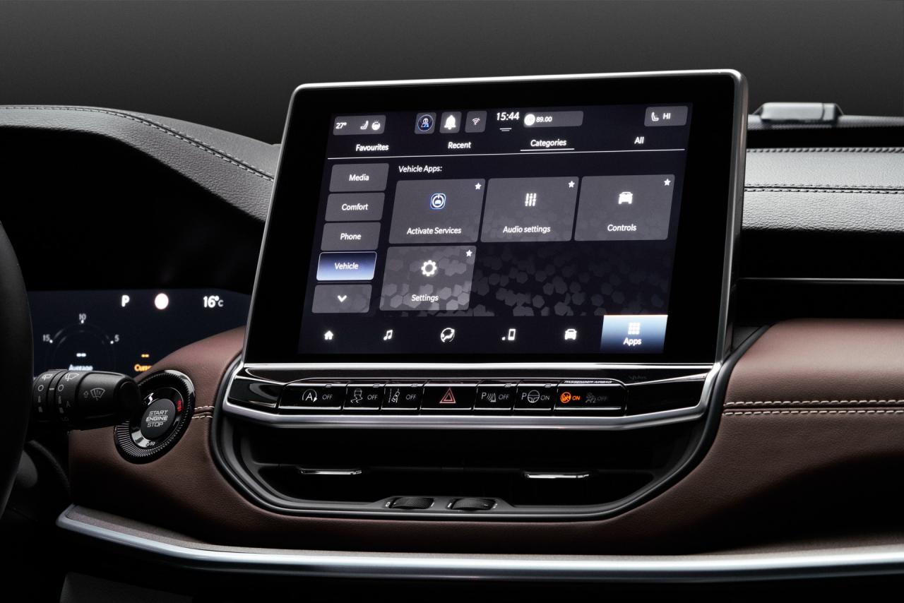 2021-jeep-compass-europe-50.thumb.jpg.207788fa8920da08b392c7080991a39c.jpg
