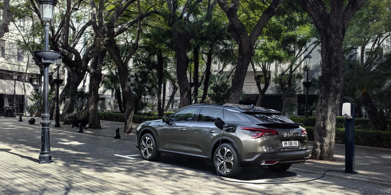 2022-Citroen-C5X-05.jpg