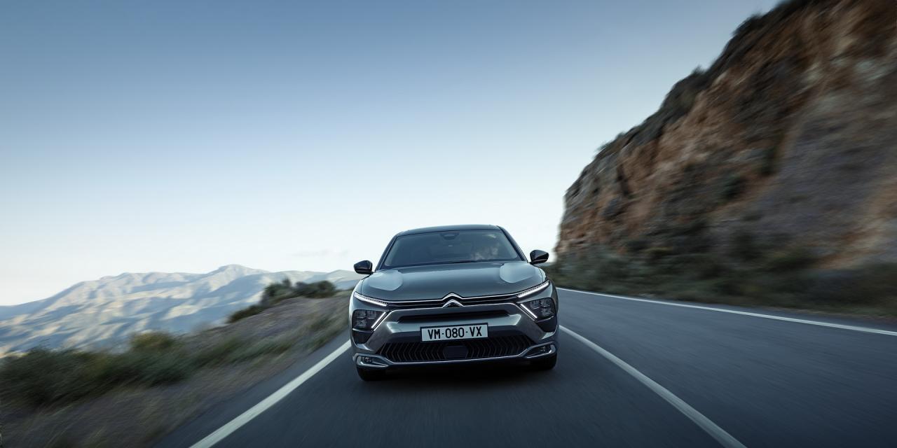 2022-Citroen-C5X-10.jpg
