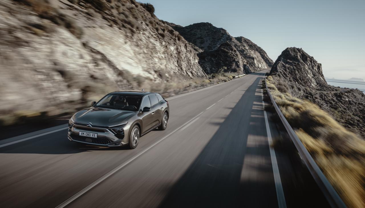 2022-Citroen-C5X-13.jpg