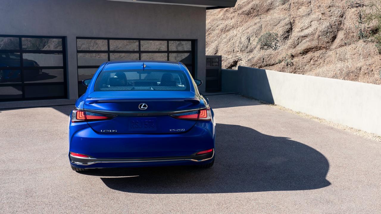 2022-Lexus-ES-40.jpg