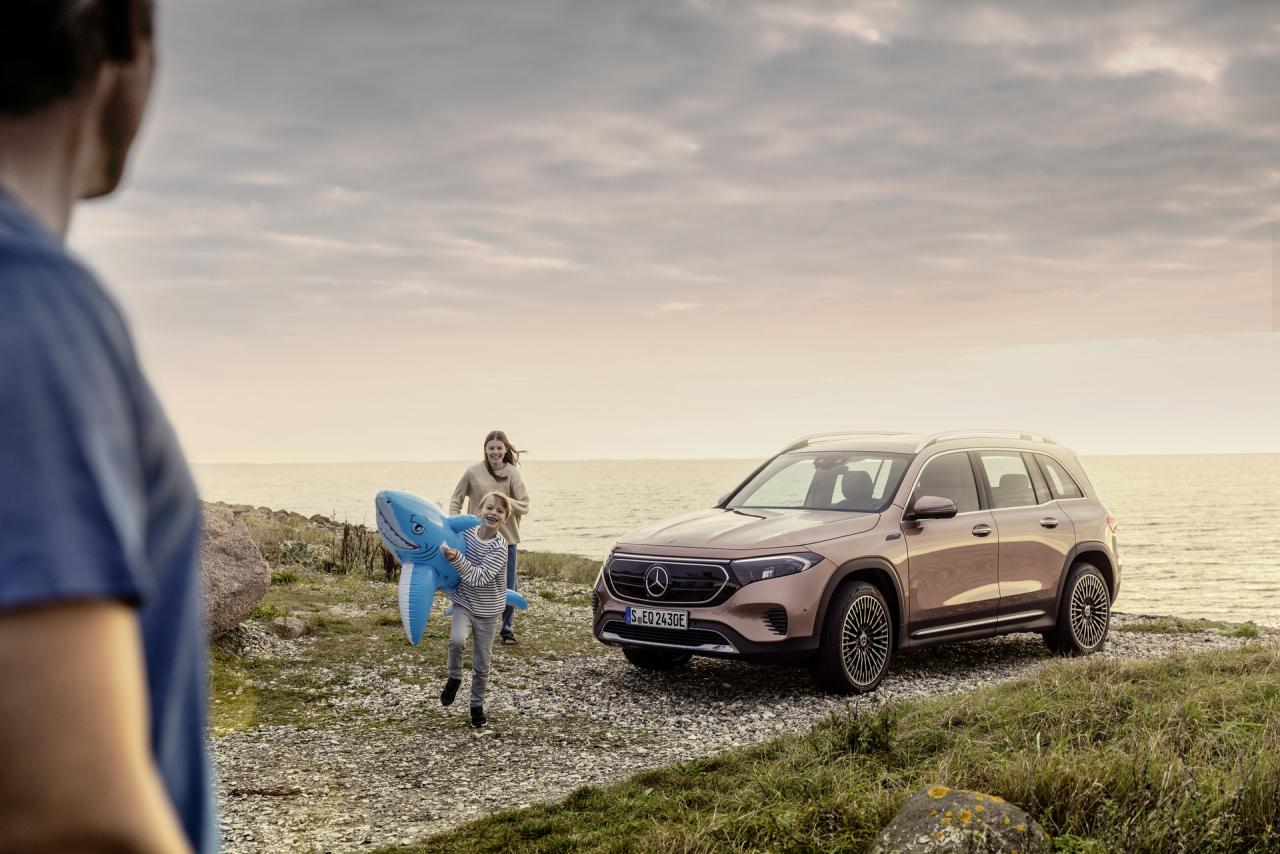 2022-Mercedes-EQB-20.jpg