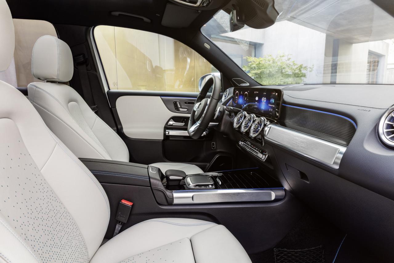 2022-Mercedes-EQB-33.jpg