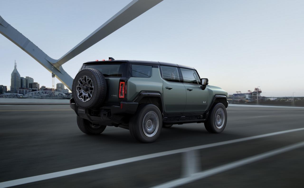 2024-GMC-Hummer-EV-SUV-13.jpg