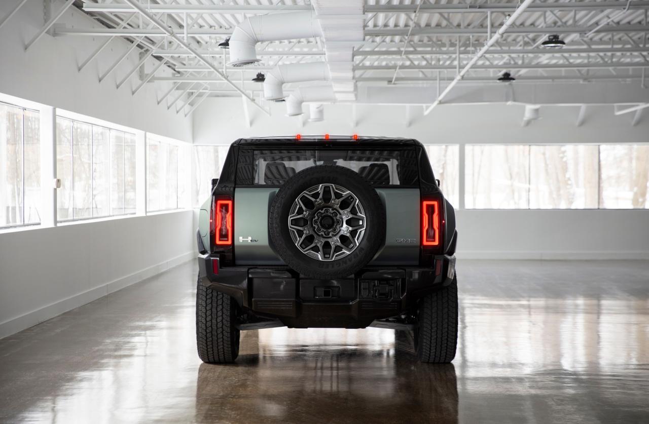 2024-GMC-Hummer-EV-SUV-20.jpg