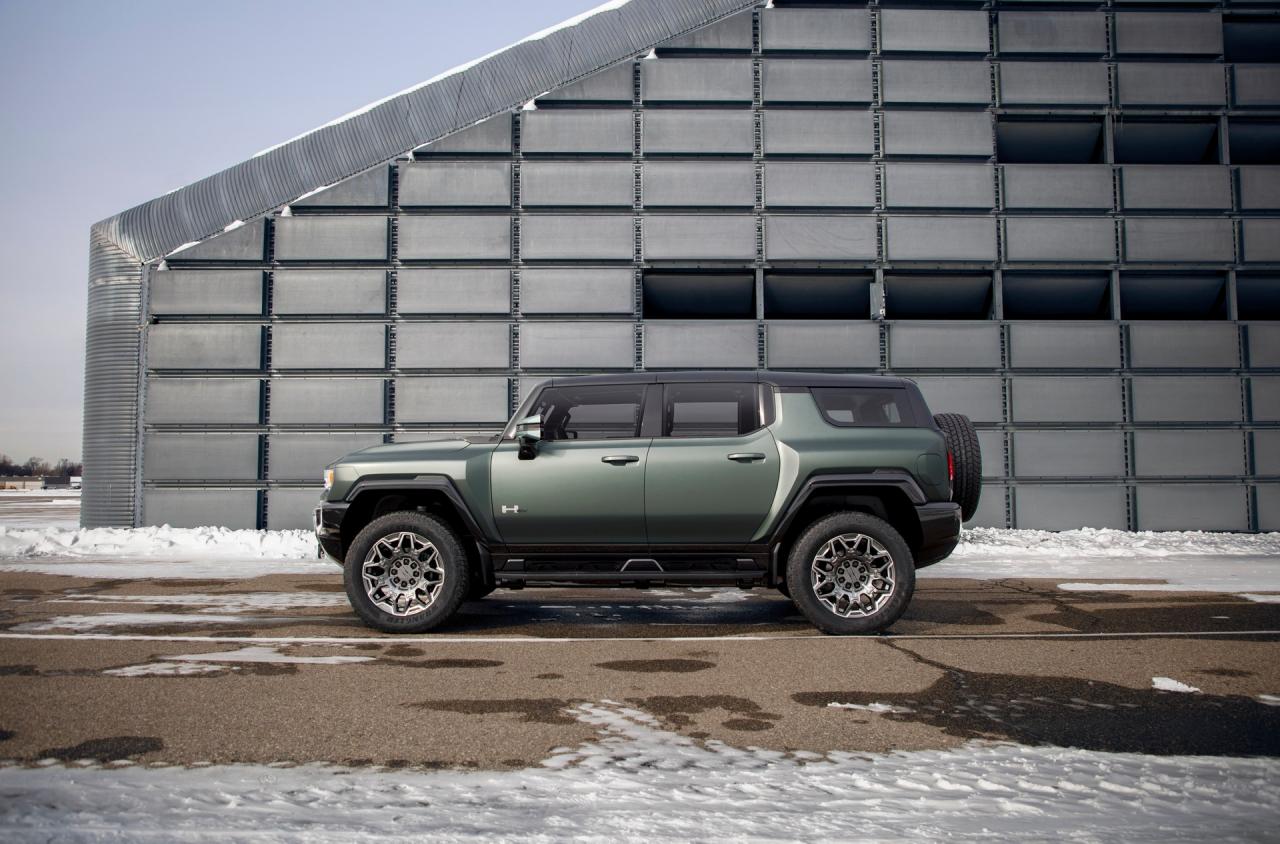 2024-GMC-Hummer-EV-SUV-6.jpg
