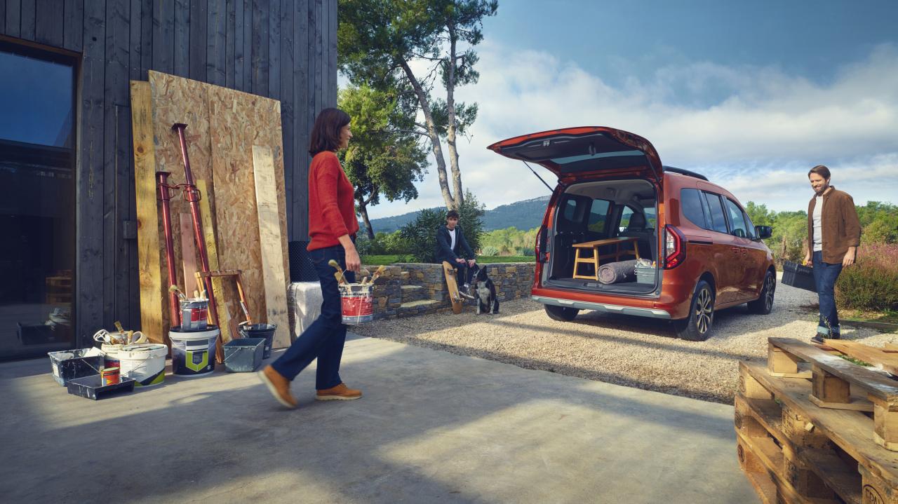 2021 - New Renault Kangoo - On location (3).jpg
