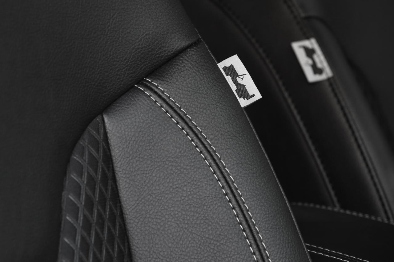772786654_14.NewJeepCompass80thAnniversary.thumb.JPG.278a617ba12f59b4e278e8242615d18d.JPG