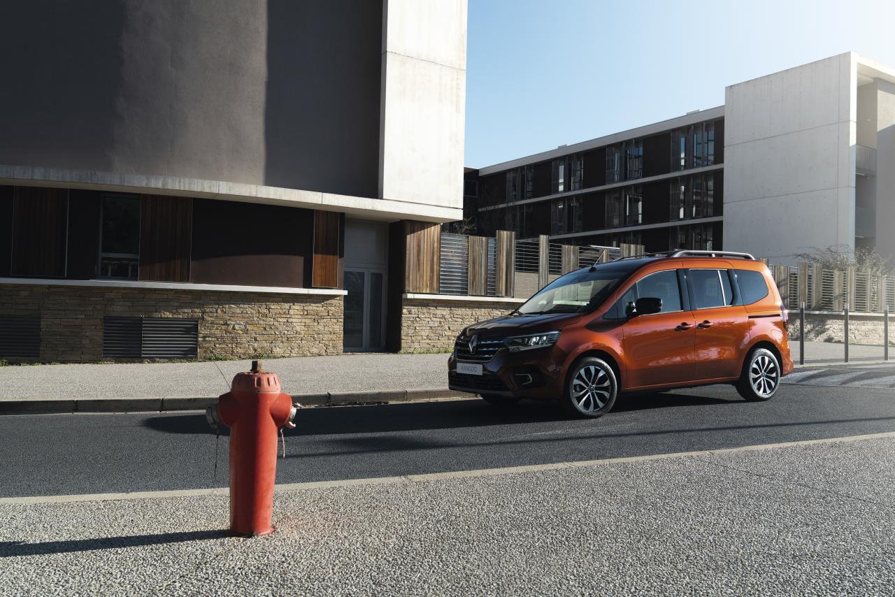 2021 - New Renault Kangoo - On location.jpg