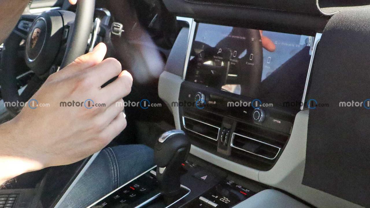 next-gen-porsche-macan-spy-shots (1).jpg