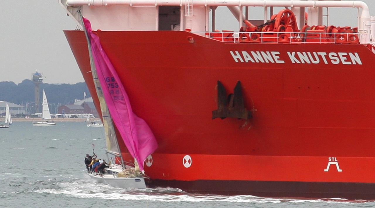 Cowes2011026Acrop.JPG