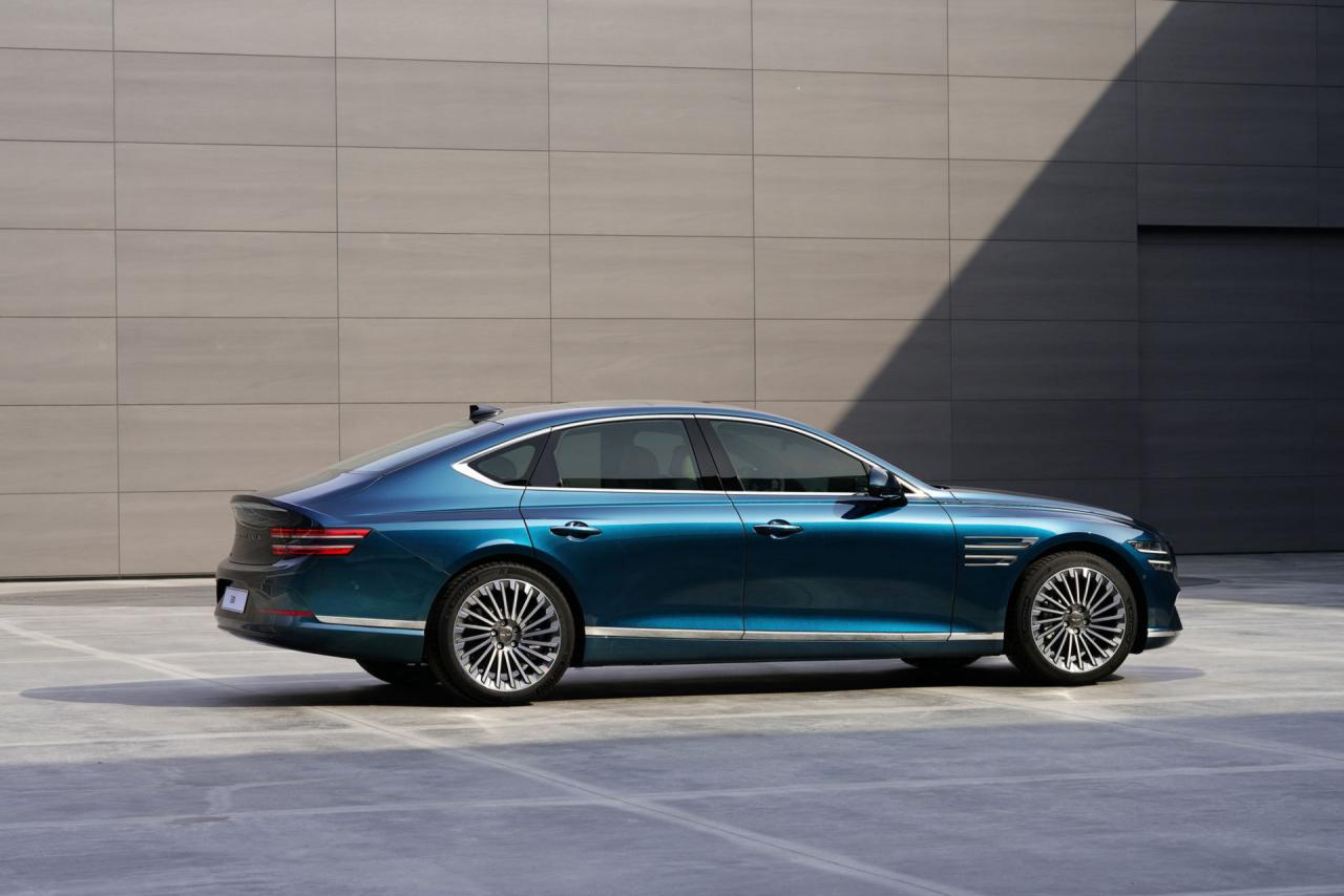 Genesis-Electrified-G80-2.jpg
