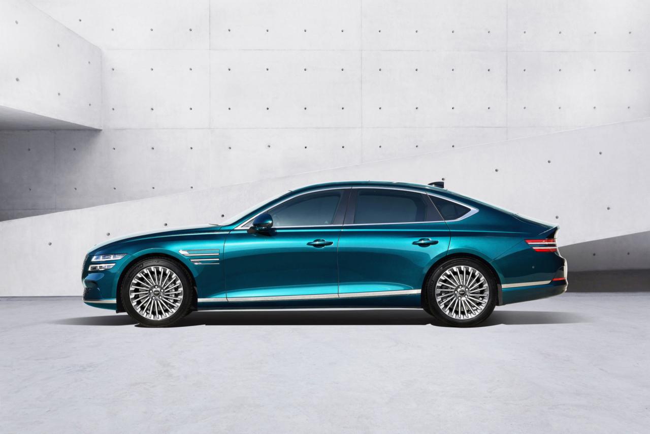 Genesis-Electrified-G80-7.jpg