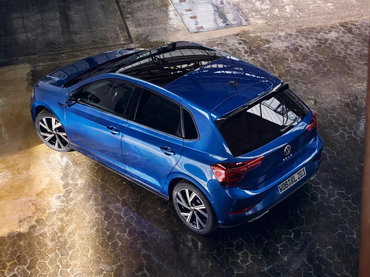 PO4857-polo-exterior-panoramic-roof.thumb.jpg.26c9947ea5ae2b055e77986bea9312db.jpg