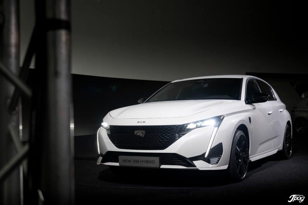 Peugeot_308_2021-0-990x660.jpg.9d7eb523657040be7f26d3e17fa10aae.jpg
