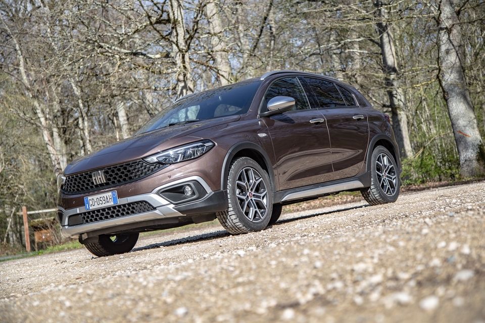 S8-essai-video-fiat-tipo-cross-669321.jpg