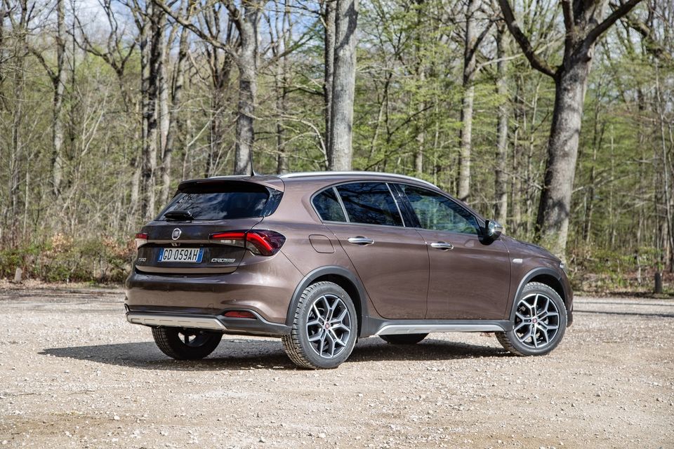 S8-essai-video-fiat-tipo-cross-669328.jpg.865b22fe908ab3c6baa246744f8b1f3d.jpg