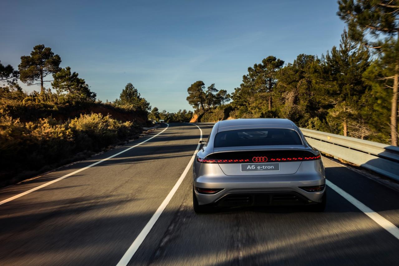 audi-a6-e-tron-concept-goes-for-sportback-looks-and-over-435-miles-of-ev-range_10.jpg