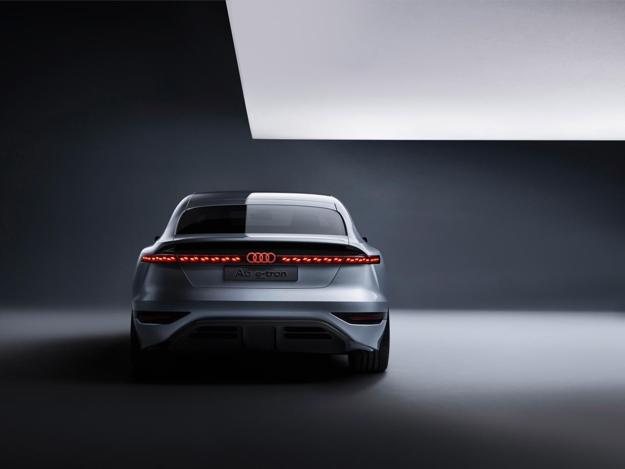 audi-a6-e-tron-concept-goes-for-sportback-looks-and-over-435-miles-of-ev-range_22.jpg