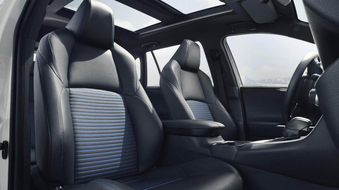 toyota rav4 2019 interni autopareri forum auto (4).jpg