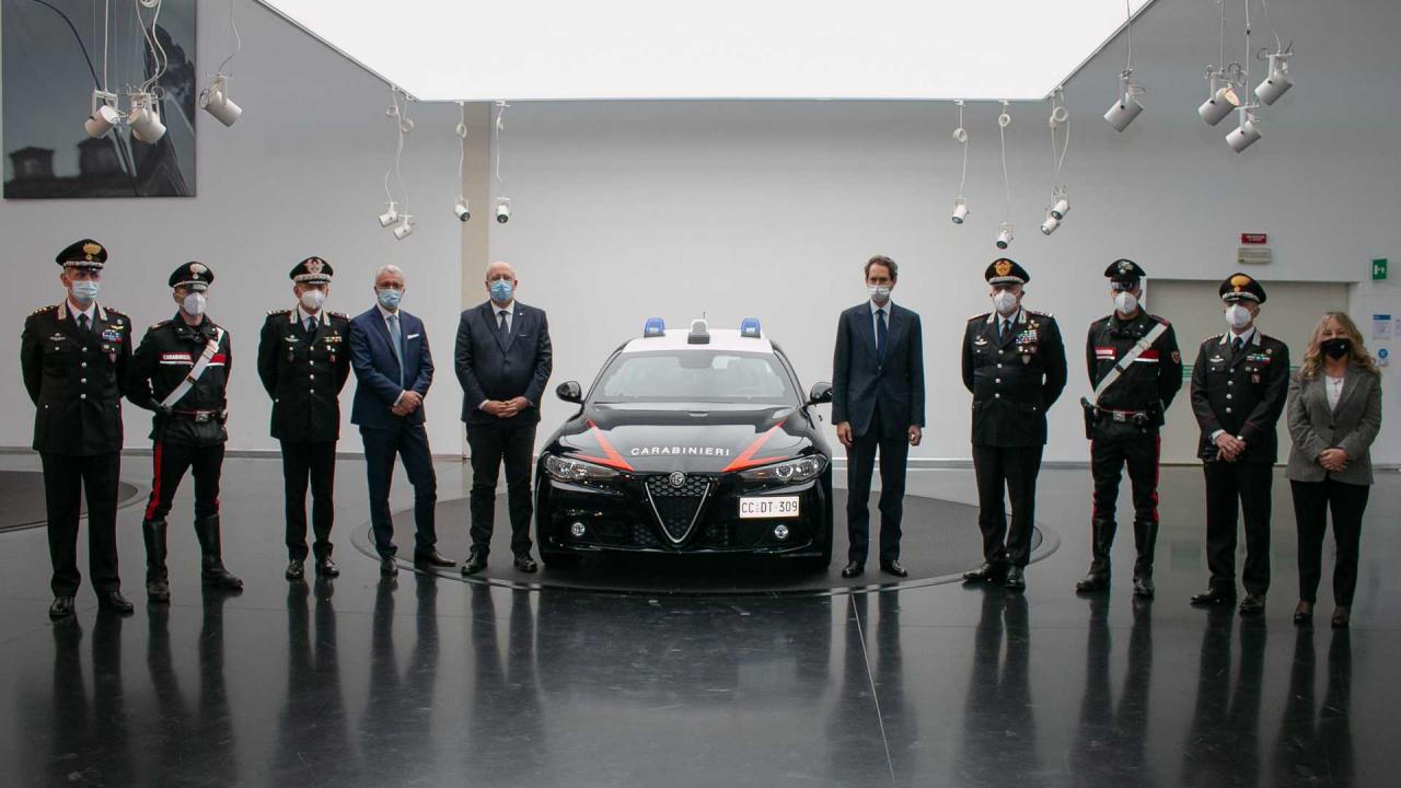 1328322807_alfa-romeo-giulia-per-l-arma-dei-carabinieri(3).thumb.jpg.b2ecae085c494e2dbb6ed7800cbcb51f.jpg