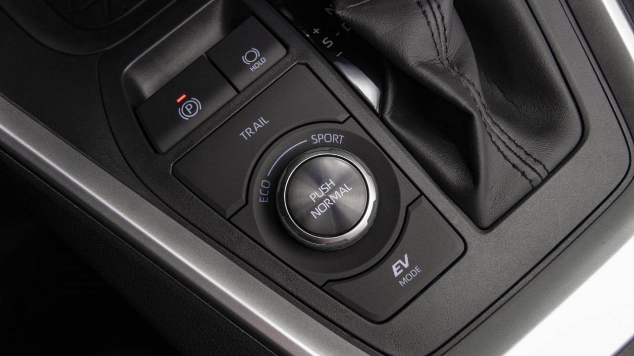 toyota rav4 2019 interni autopareri forum auto (10).jpg