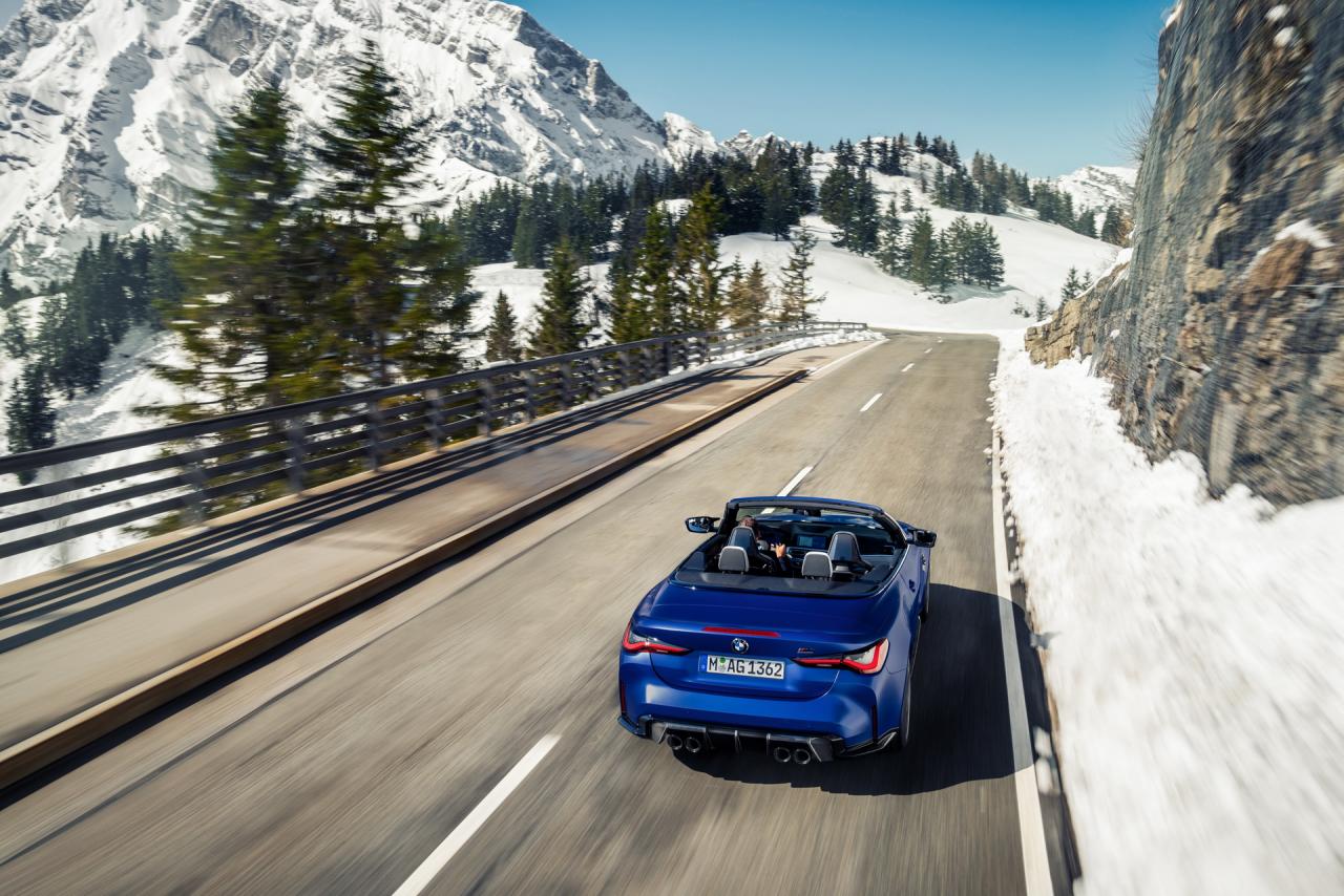 2022-BMW-M4-Convertible-26.jpg