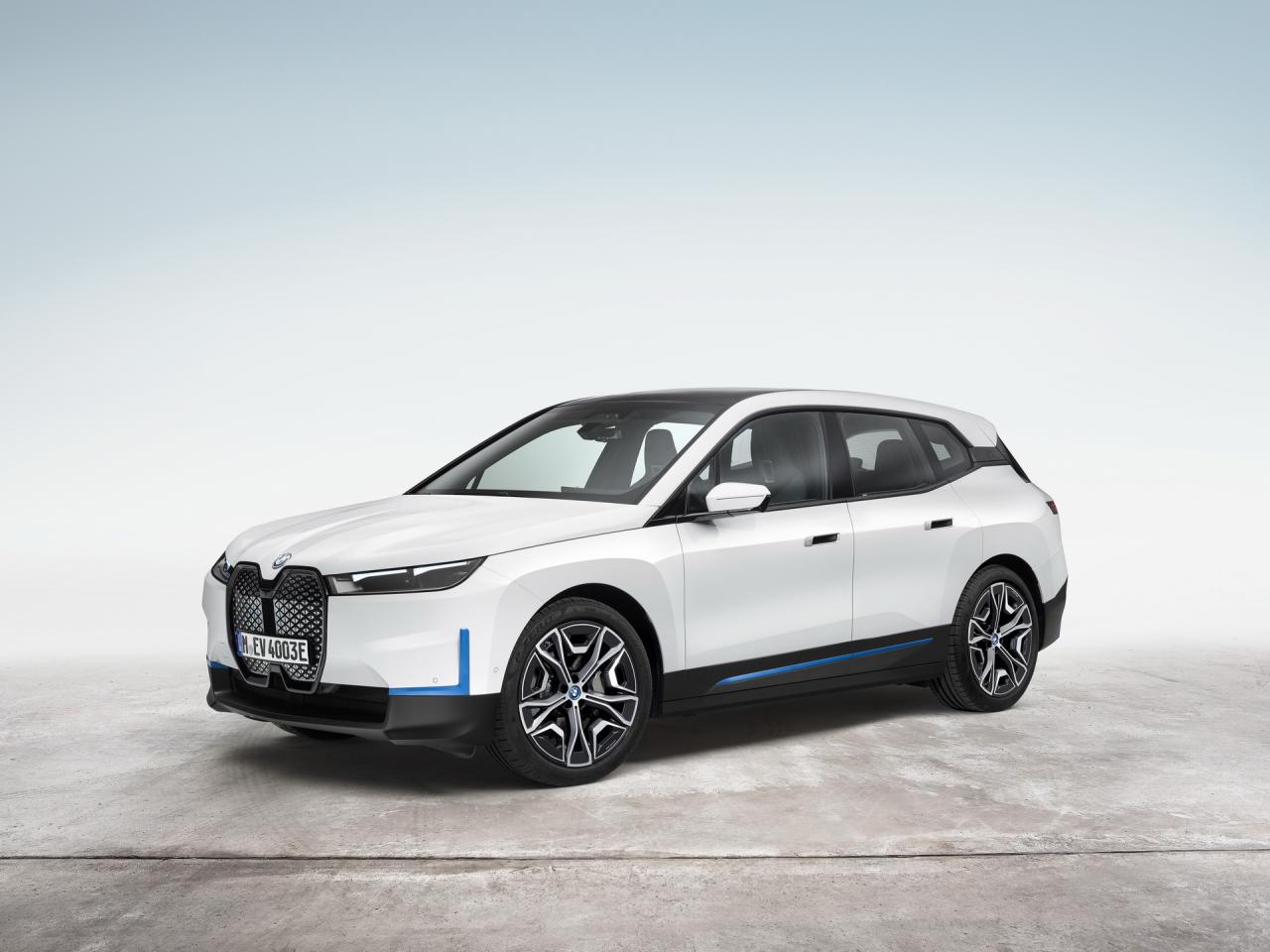2022-BMW-iX-72.jpg