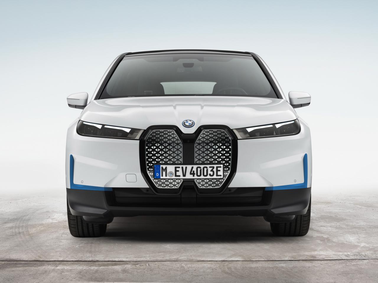 2022-BMW-iX-76.jpg