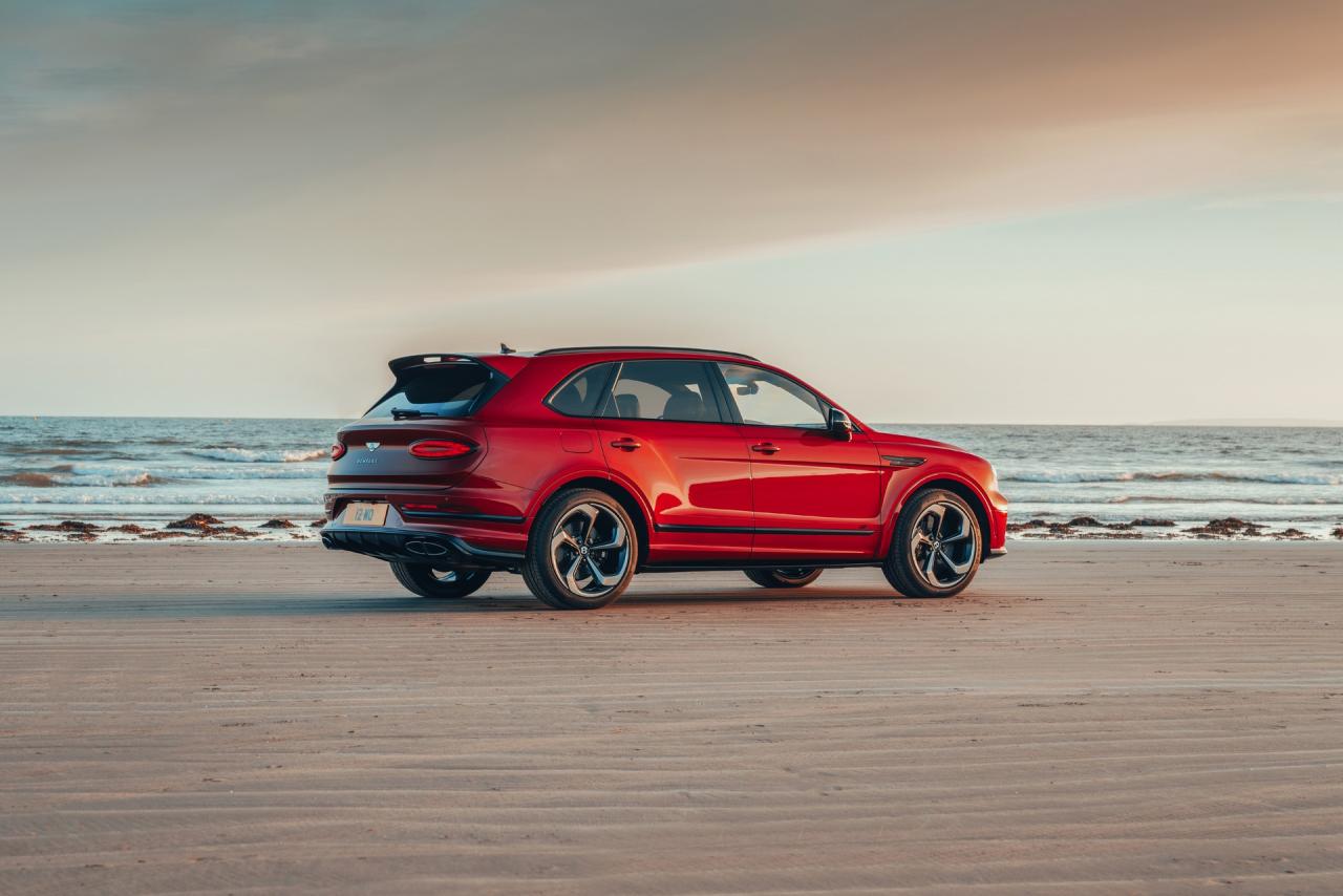 2022-Bentley-Bentayga-S-11.jpg