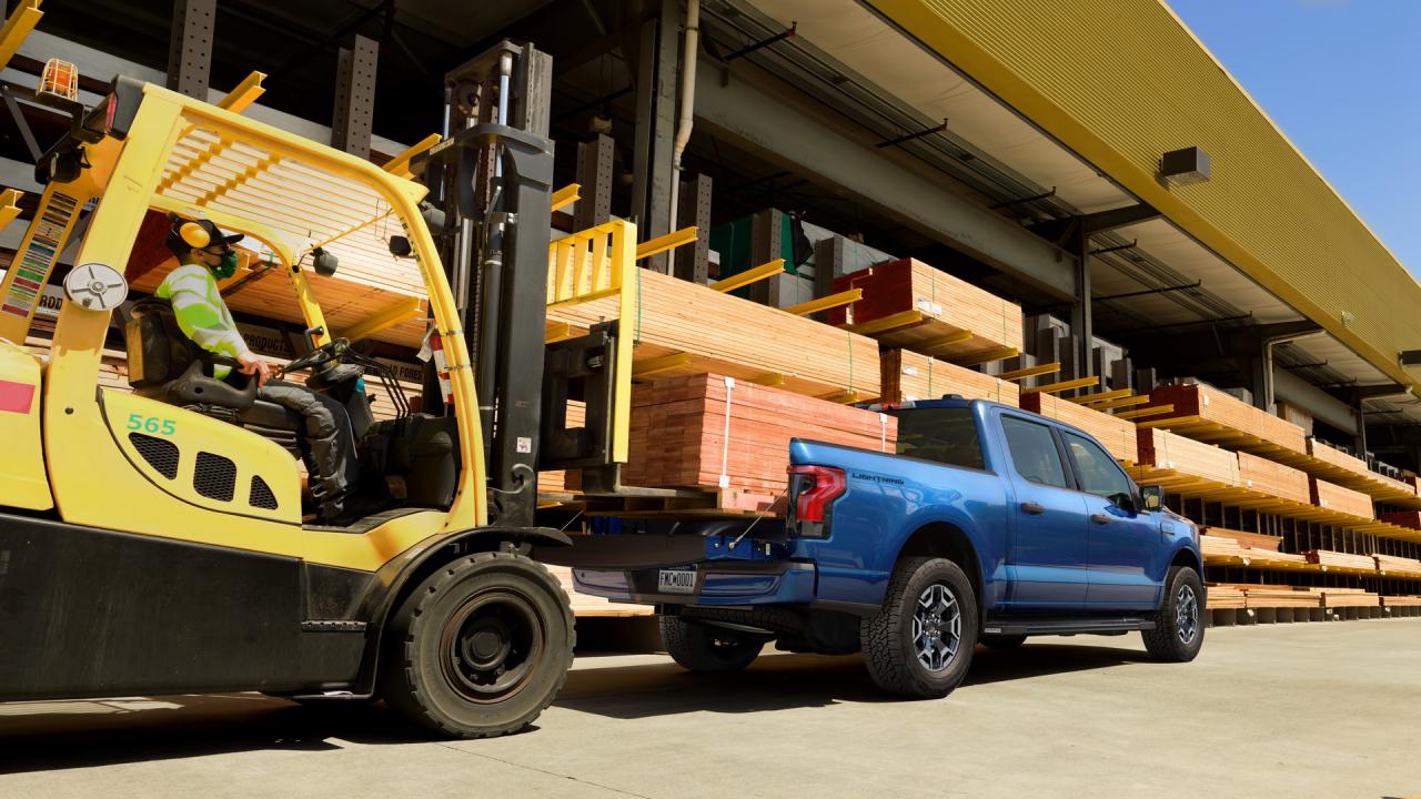 2022-Ford-F-150-Lightning-04.jpg
