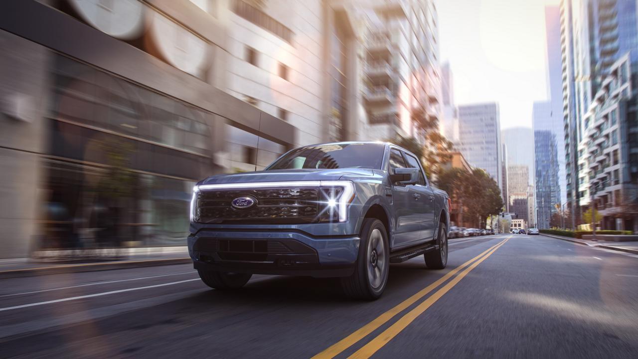2022-Ford-F-150-Lightning-10.jpg