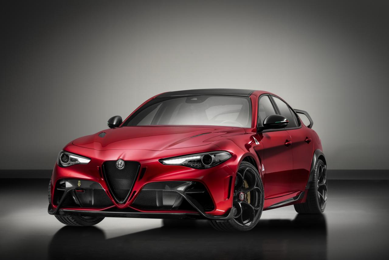 Alfa-Romeo-Giulia-GTA-GTAm-1-1 (1).jpg