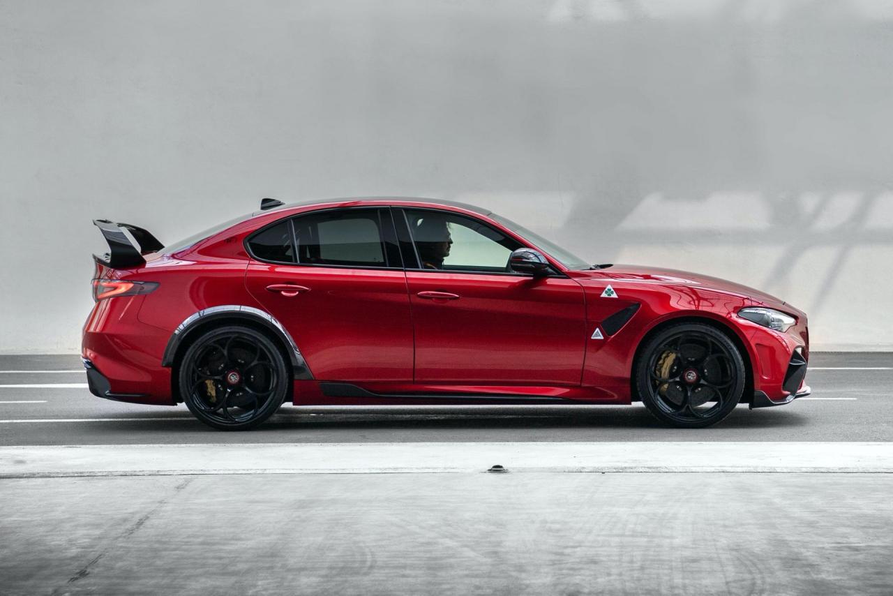 Alfa-Romeo-GTAm-1.jpg