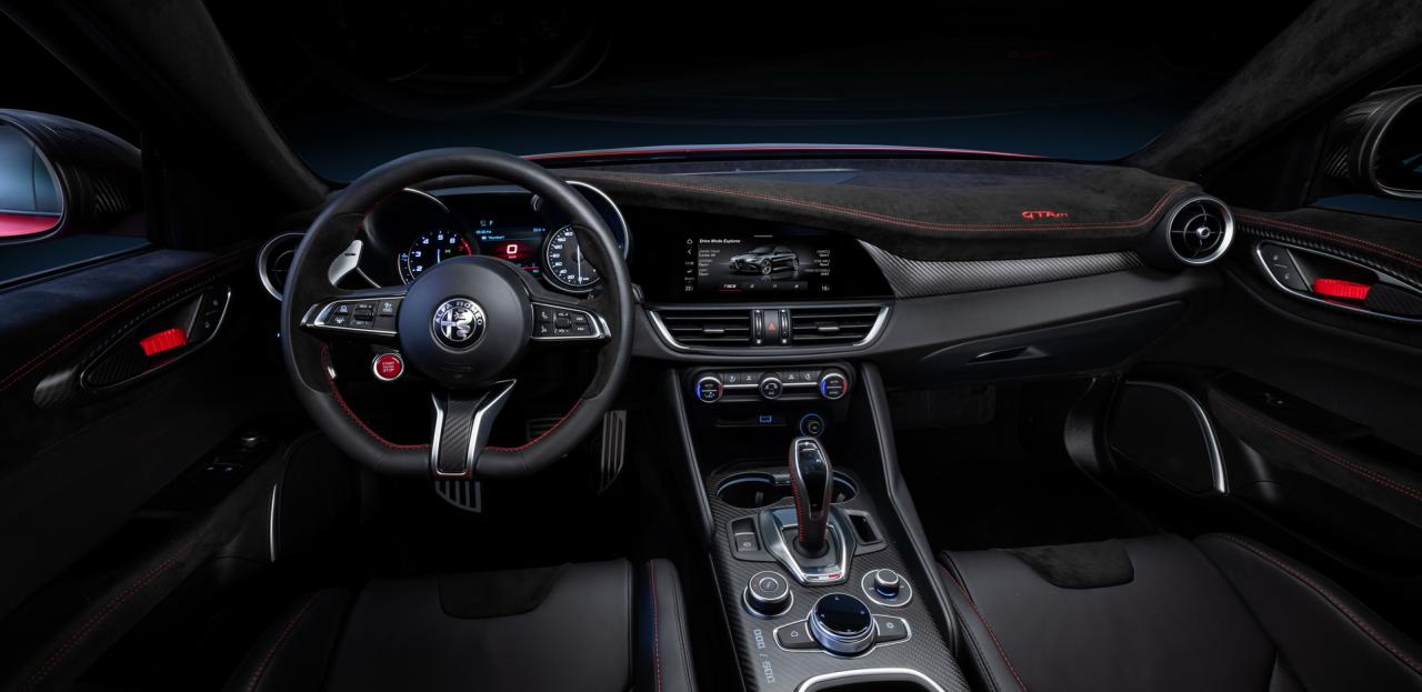 Alfa-Romeo-Giulia-GTA-GTAm-12-1.jpg