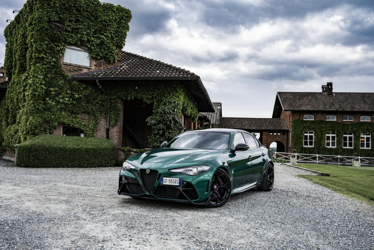 Alfa_Romeo_Giulia_GTA_10.jpg