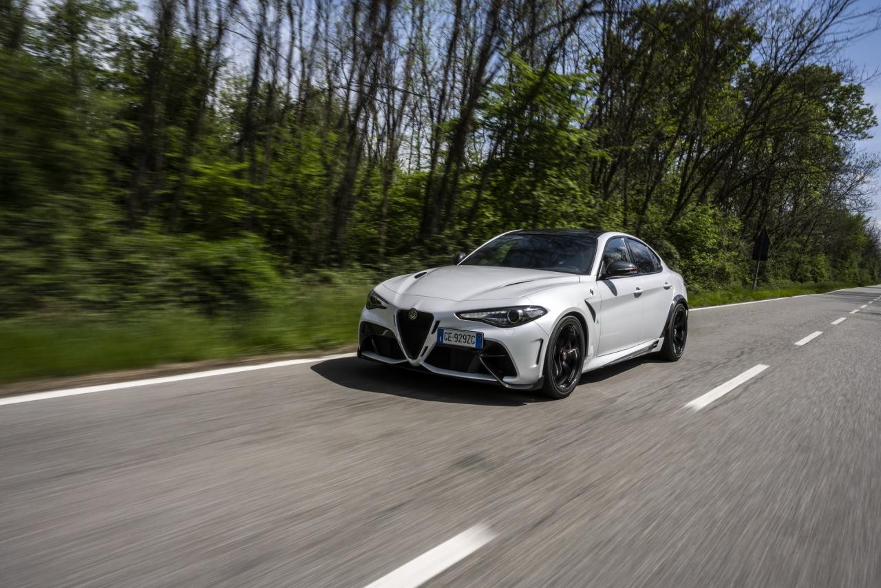 Alfa_Romeo_Giulia_GTA_16.jpg