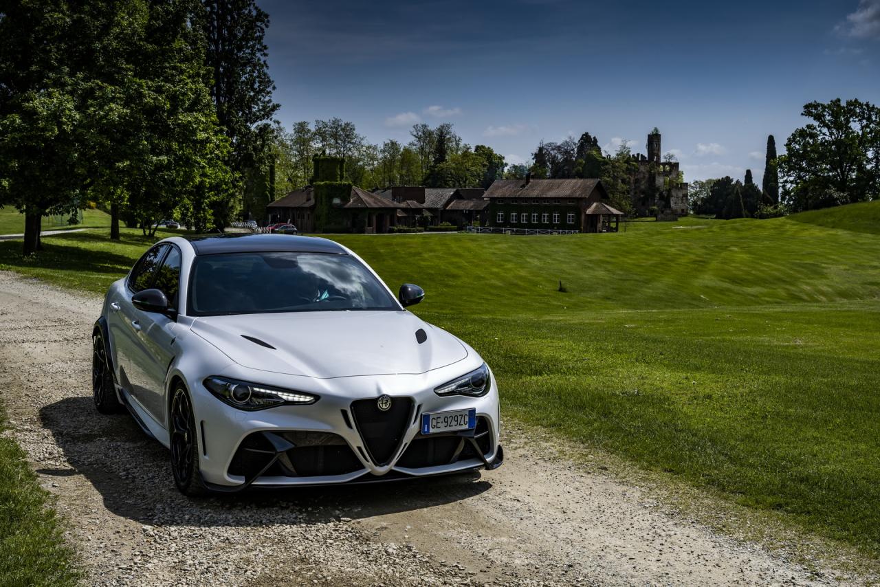 Alfa_Romeo_Giulia_GTA_19.jpg