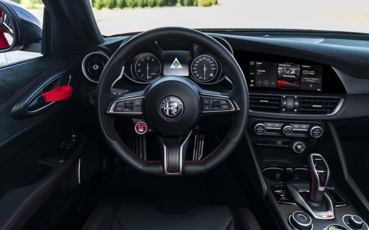 Alfa_Romeo_Giulia_GTA_28.jpg