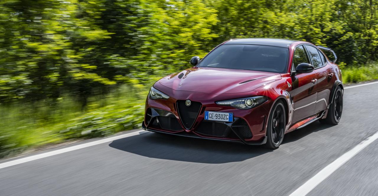 Alfa_Romeo_Giulia_GTAm_03.jpg
