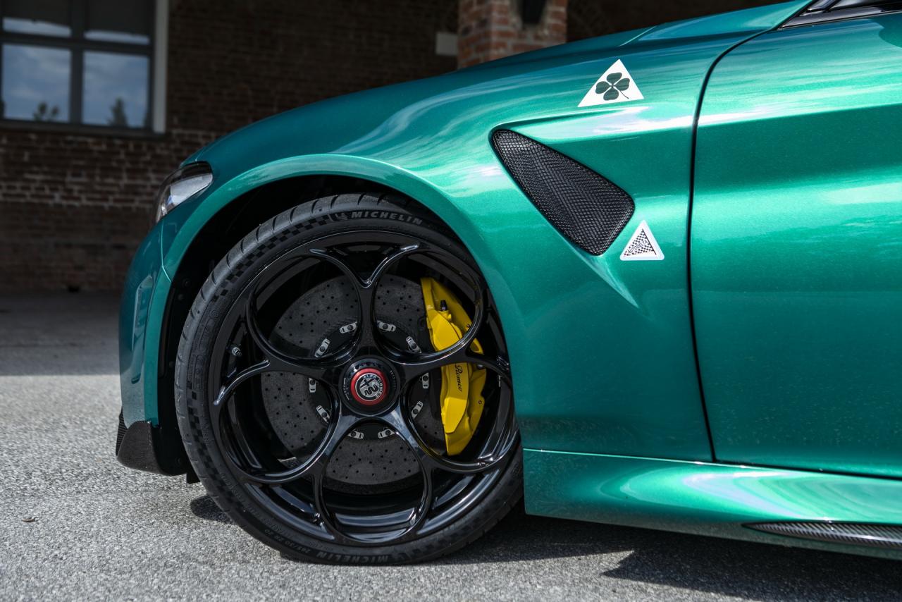 Alfa_Romeo_Giulia_GTAm_19.jpg