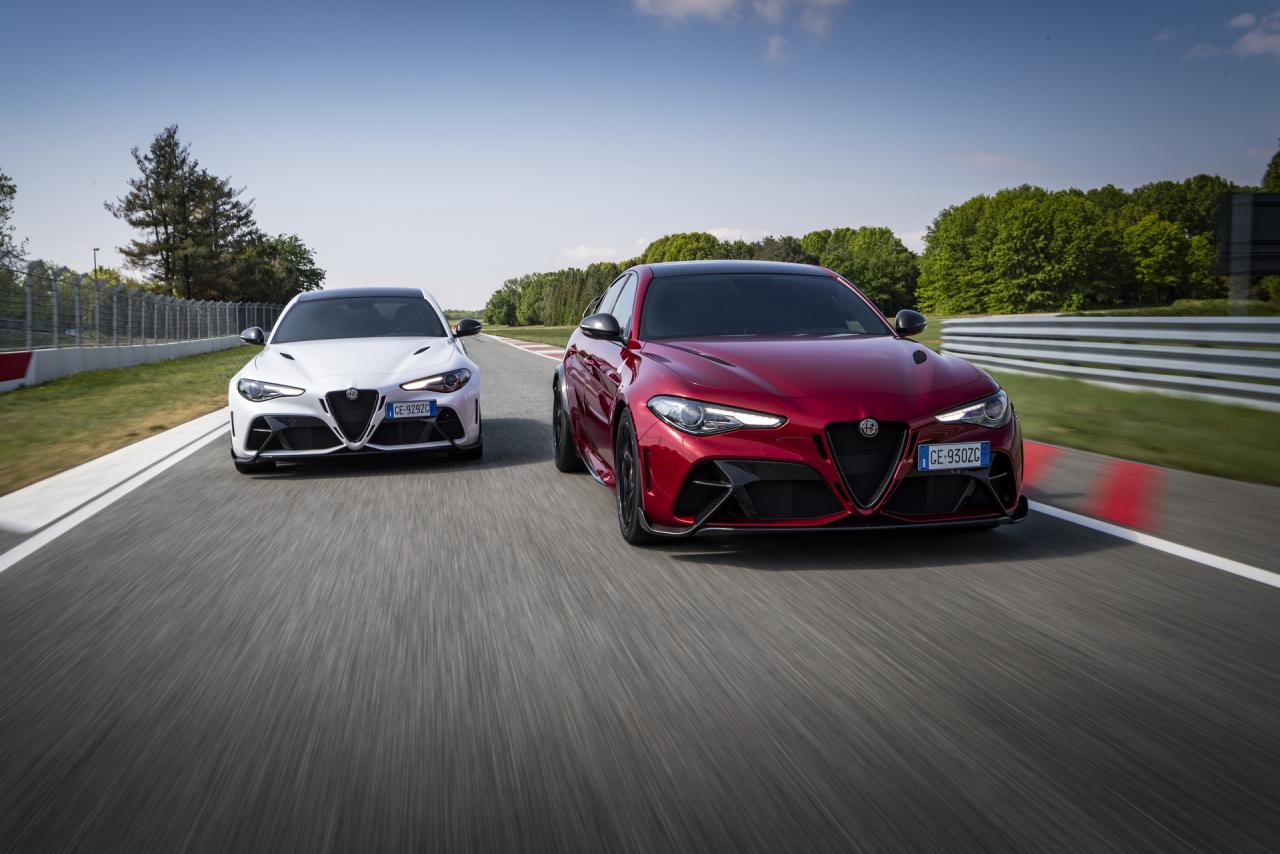Alfa_Romeo_Giulia_GTAm_37.jpg