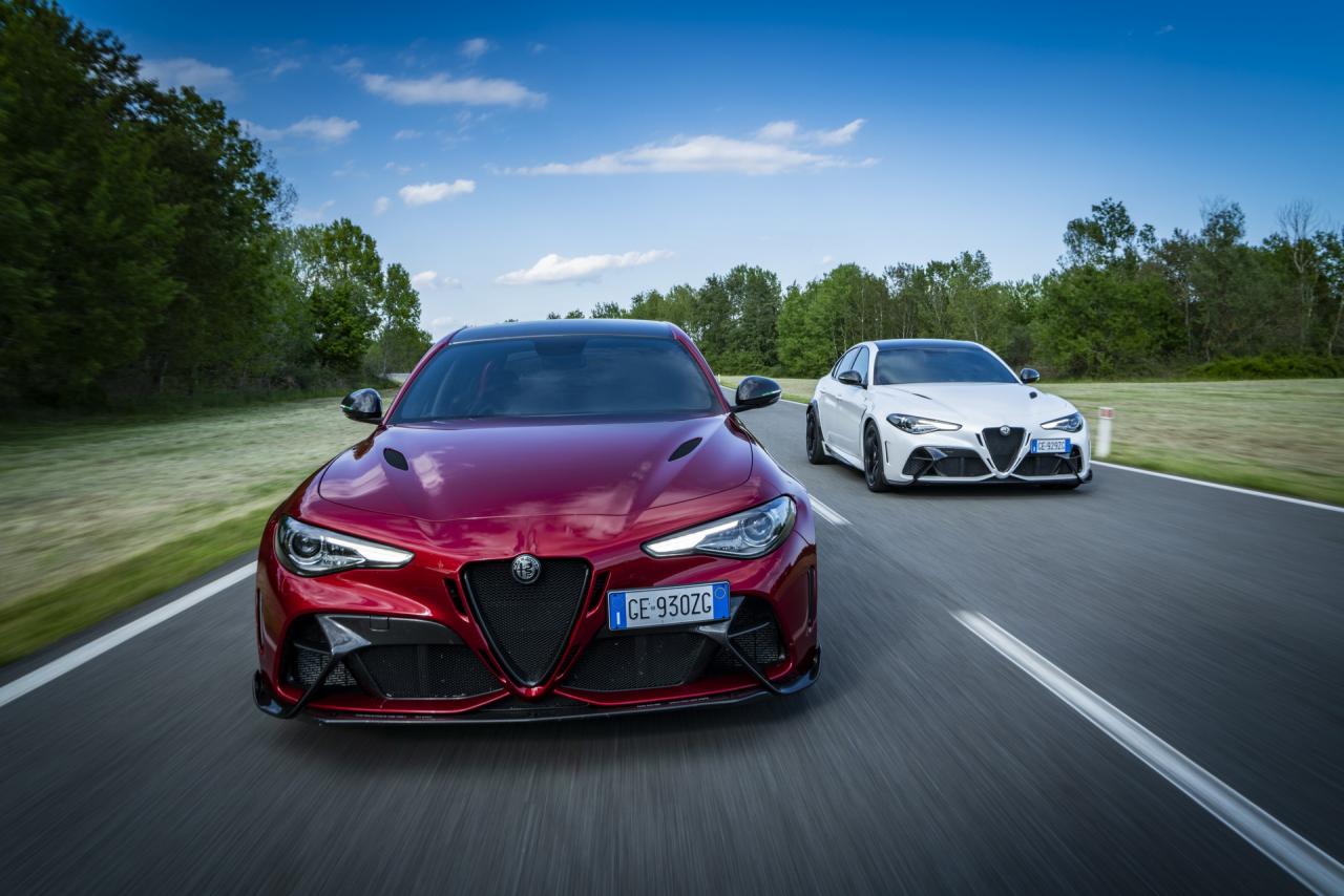 Alfa_Romeo_Giulia_GTAm_44.jpg