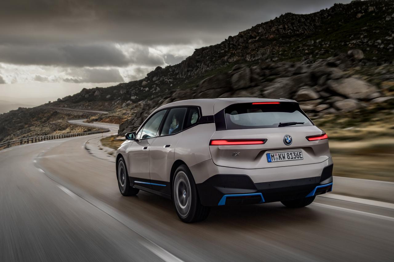 BMW-iNext-SUV-20.jpg