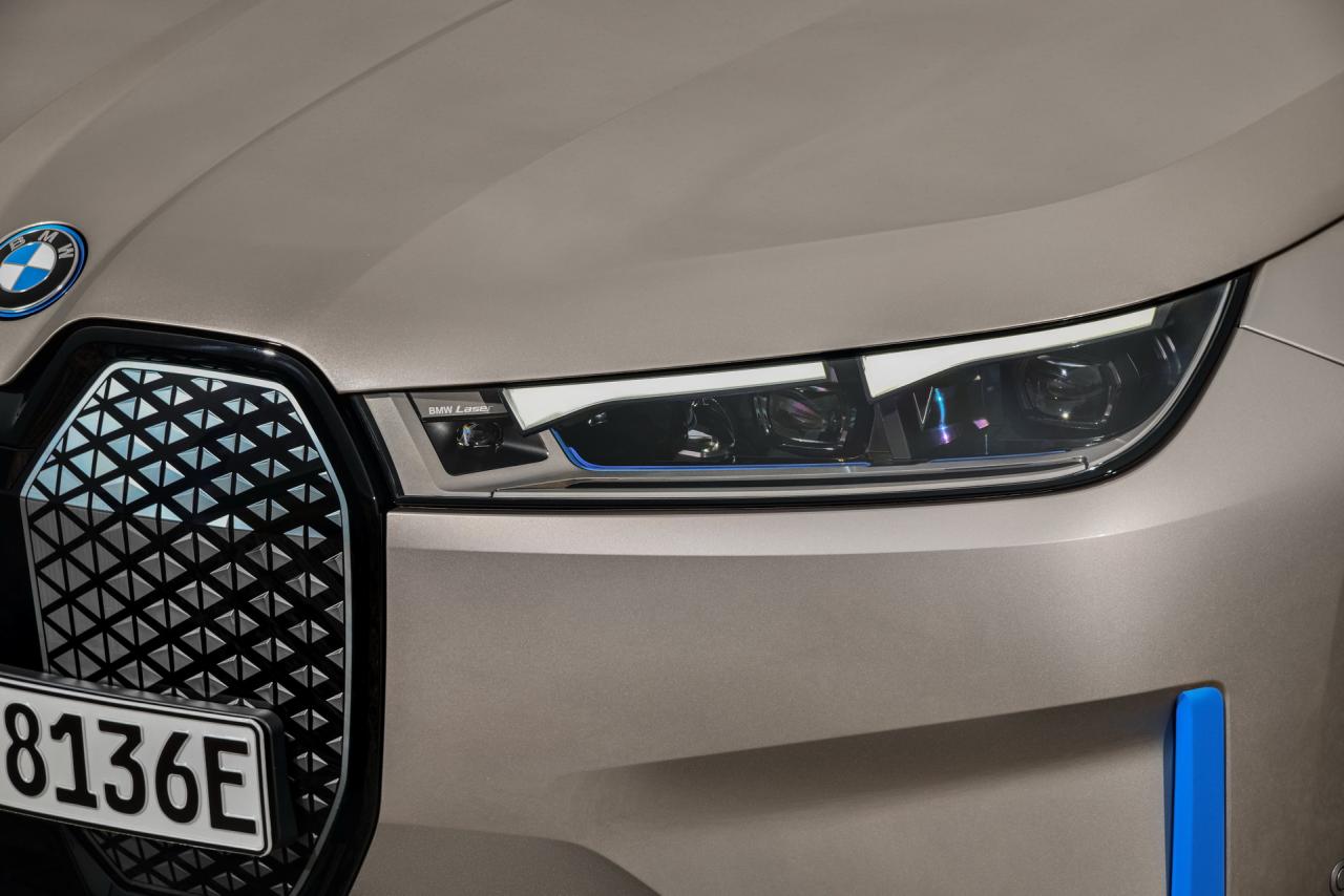 BMW-iNext-SUV-23.jpg