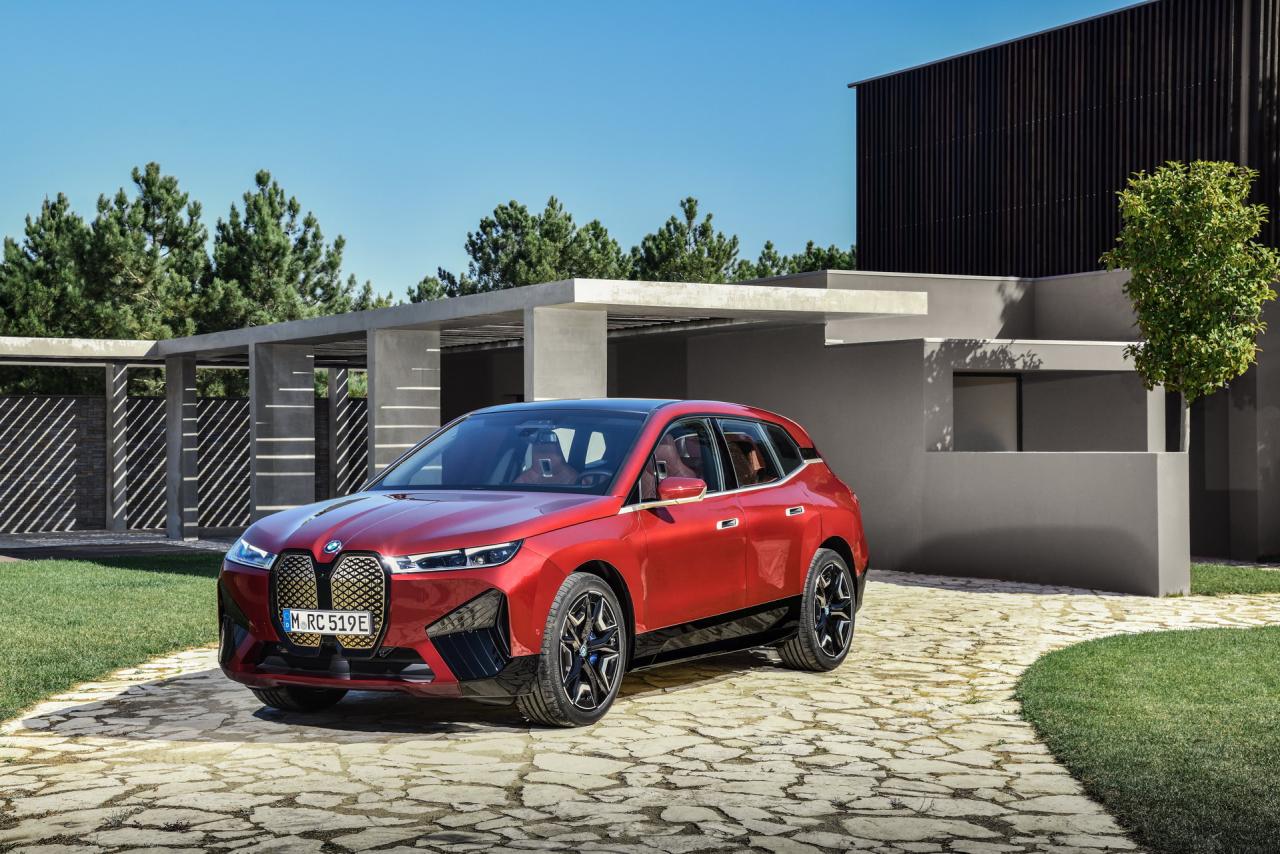 BMW-iNext-SUV-27.jpg