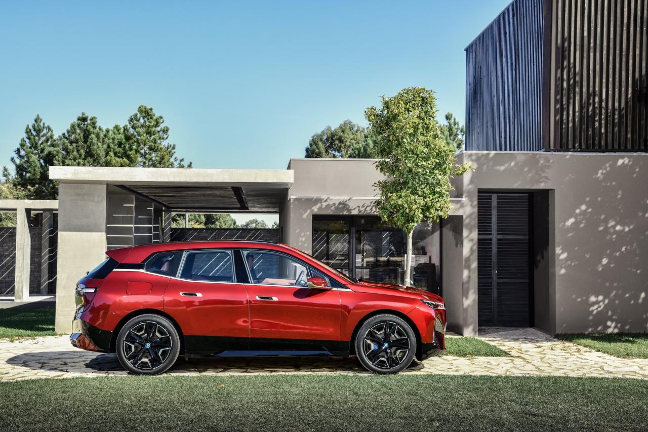 BMW-iNext-SUV-28.jpg